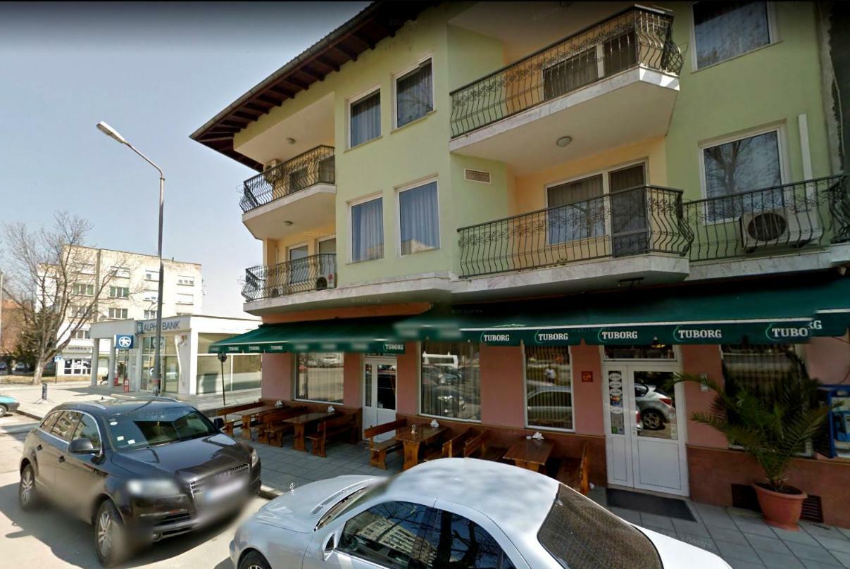 Family Hotel Odessa Sevlievo Buitenkant foto