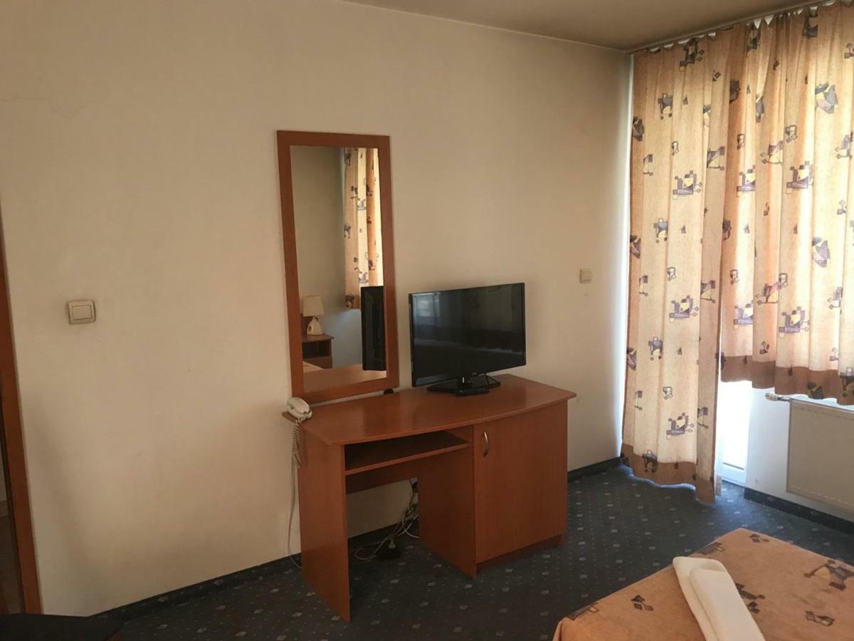 Family Hotel Odessa Sevlievo Buitenkant foto